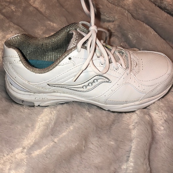 Saucony Shoes - Saucony grid integrity ST2 sneakers